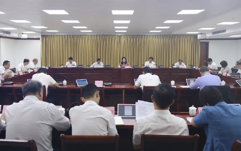 鄧菲主持召開縣委常委會會議 認真傳達學習貫徹黨的二十屆三中全會精神